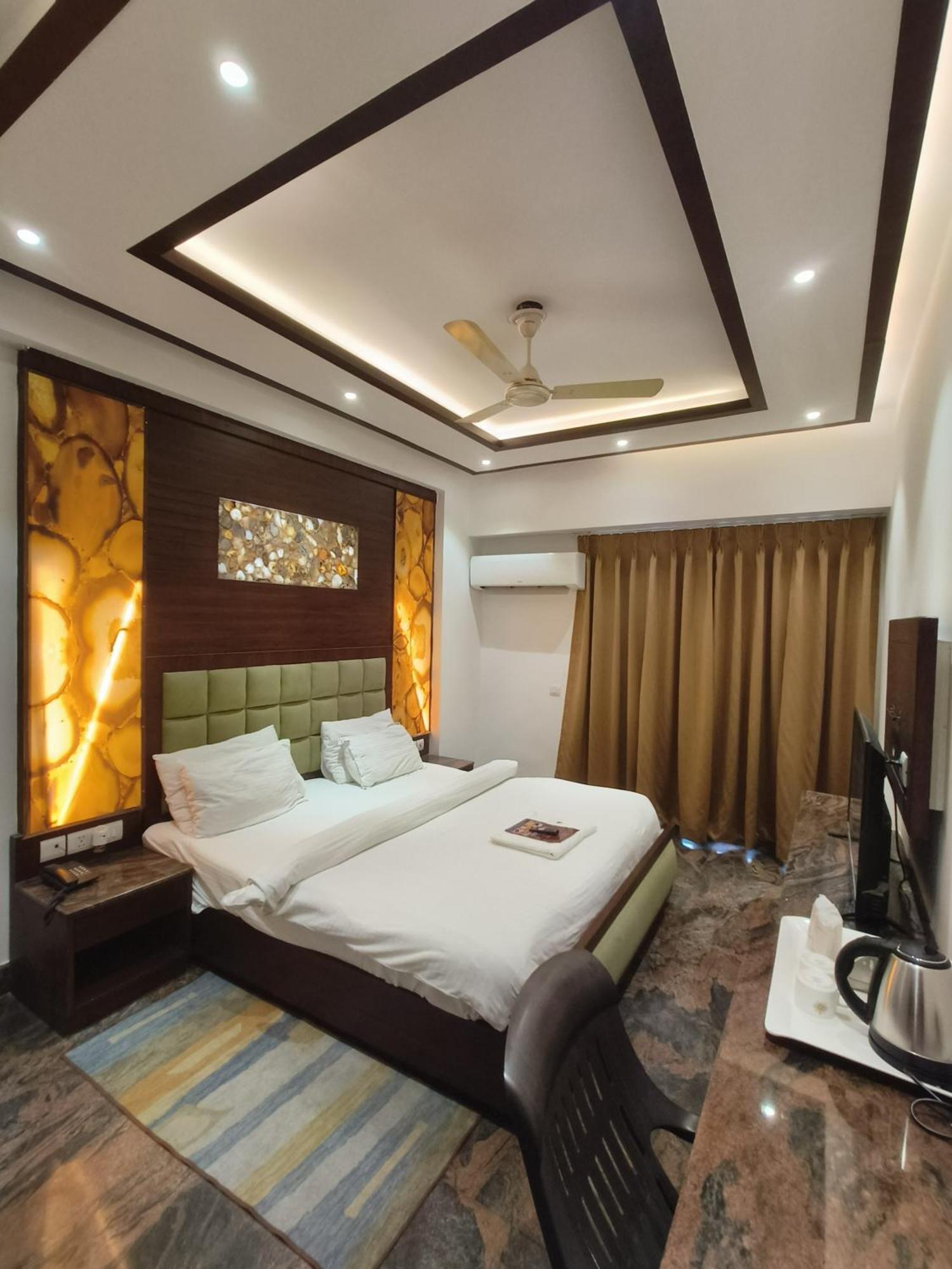 Jjk Rukmini Vilas Hotel & Banquet Muzaffarpur Exteriör bild